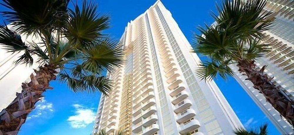 Jet Luxury Resorts @ The Signature Condo Hotel photo 96