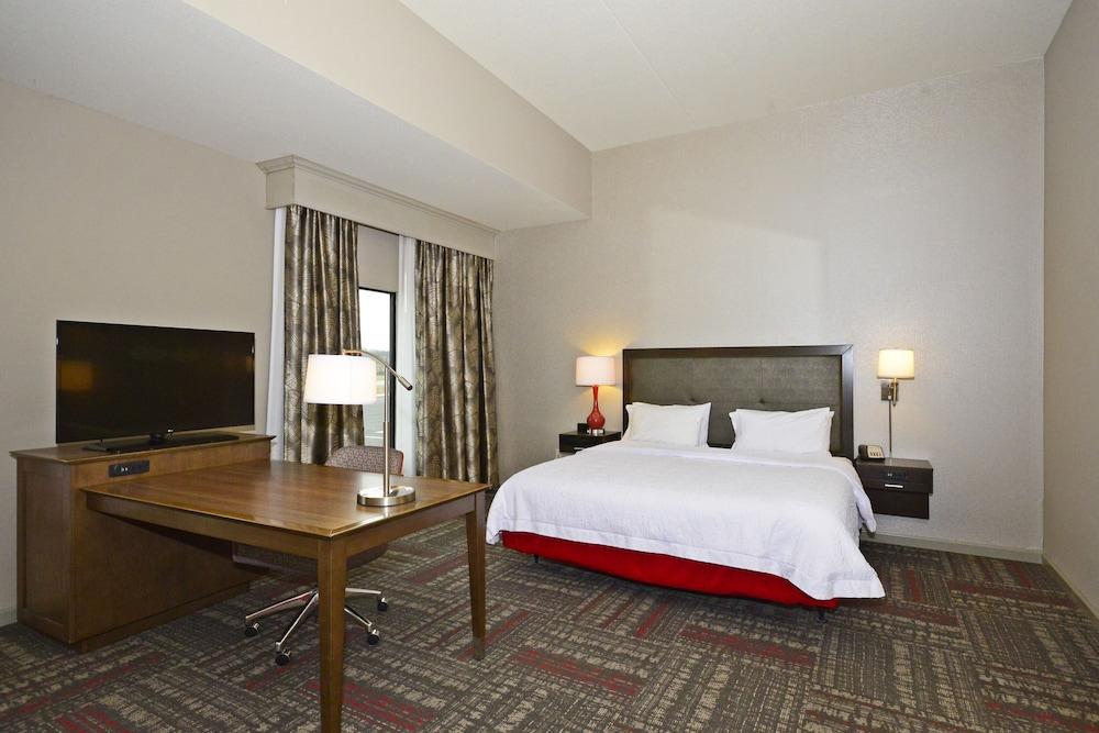 Hampton Inn Pulaski photo 21