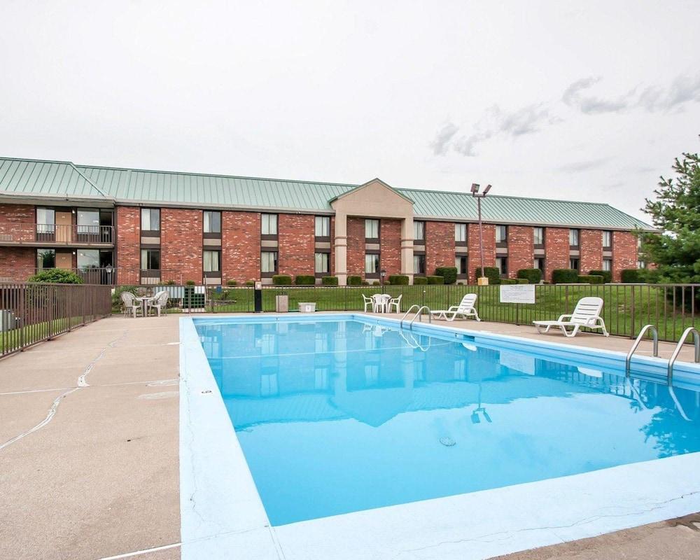Quality Inn and Suites photo 6