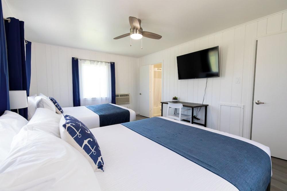Anchor Bay Inn and Suites photo 4