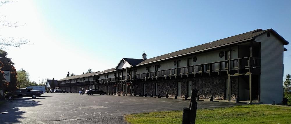 Driftwood Motel photo 21