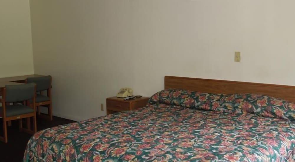 Lee's Motel photo 22