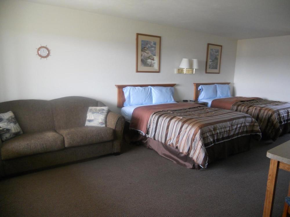 Coho Motel and Suites photo 8