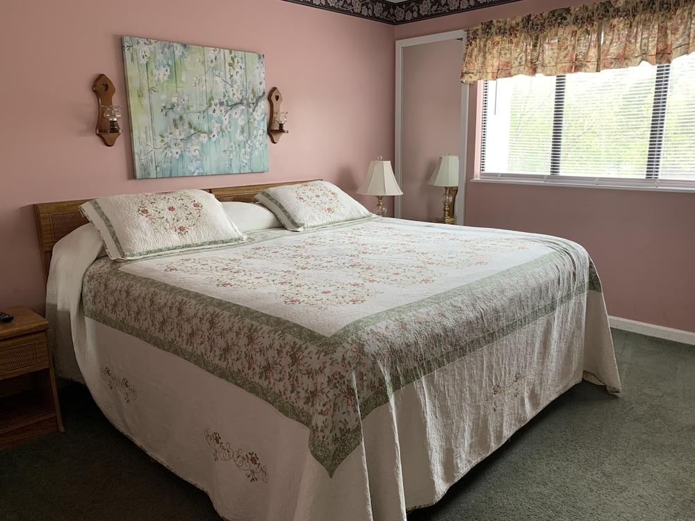 Laurel Inn Condominium photo 12