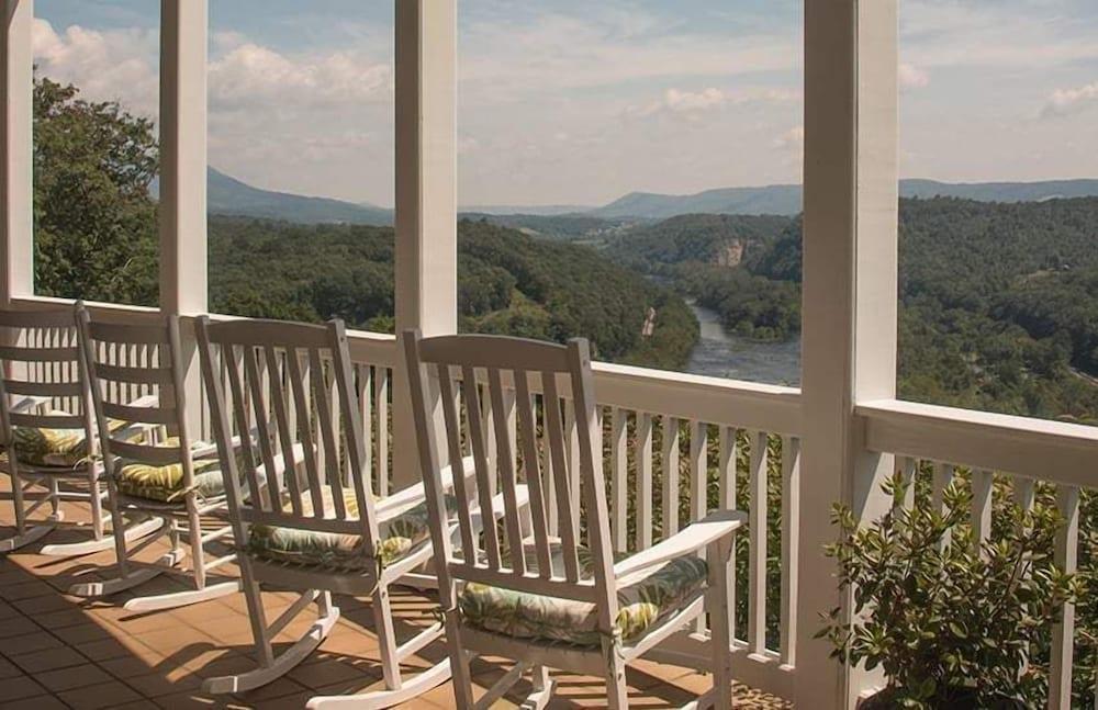 Inn at Riverbend photo 38