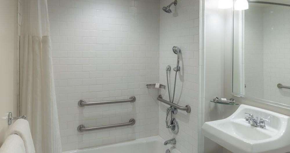 Portola Hotel & Spa at Monterey Bay photo 19
