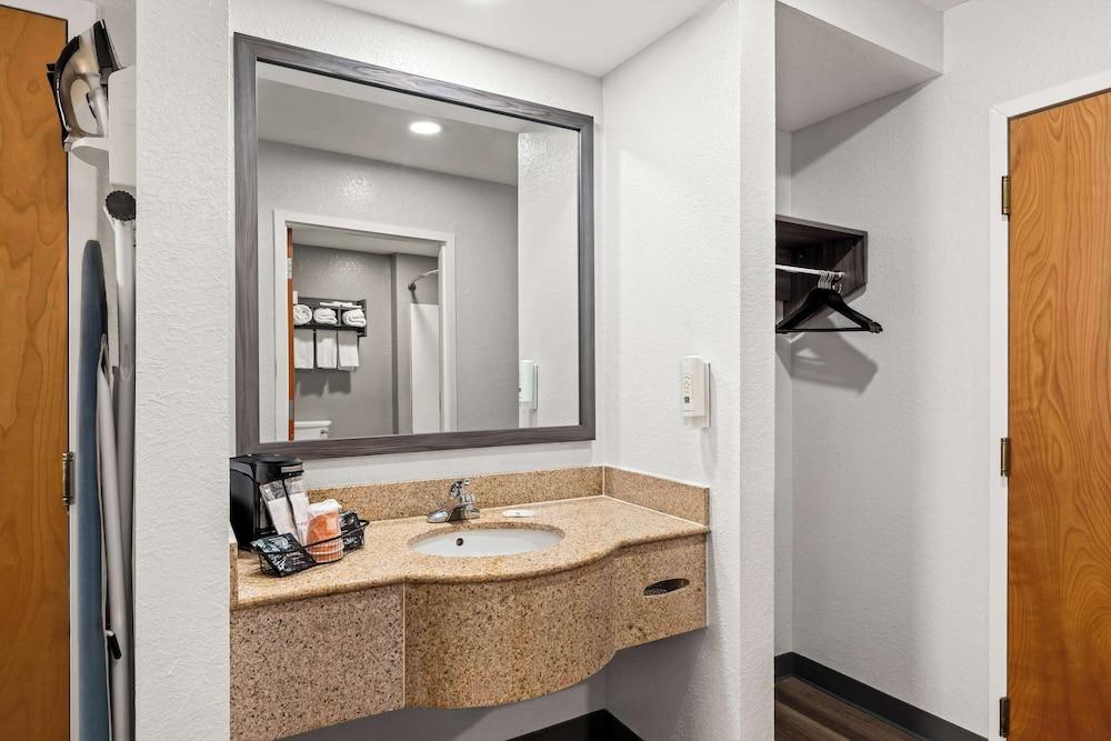 Quality Inn & Suites Biloxi - Ocean Springs photo 27