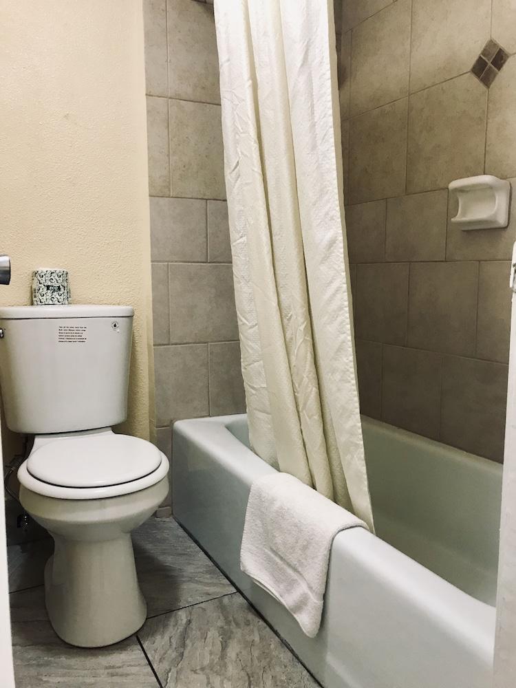 Executive Inn photo 17