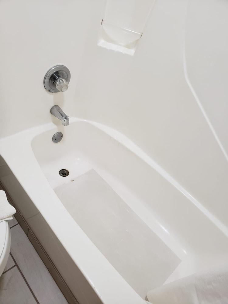 Value Inn & Suites photo 18