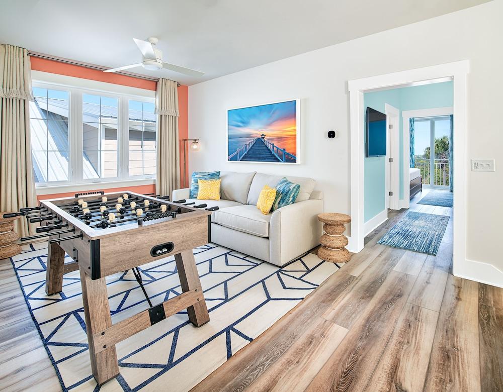 Margaritaville Beach Cottage Resort PCB photo 27