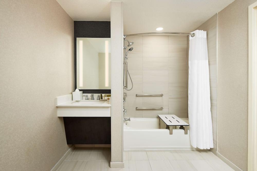 Hilton Charlotte Airport photo 22