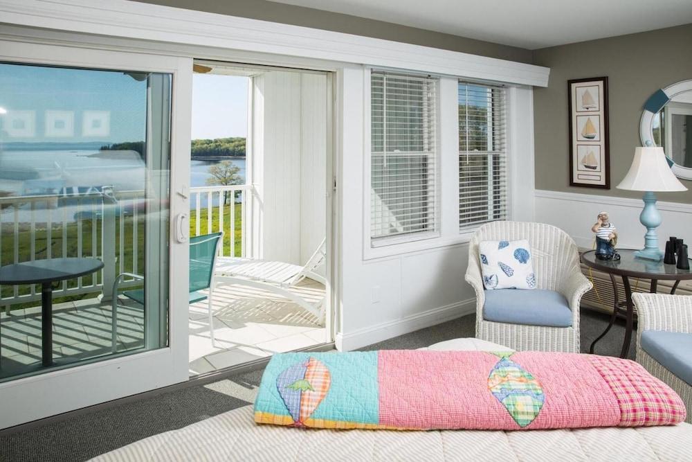 Island View Inn photo 10