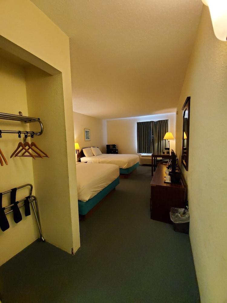 Voyager Inn photo 6