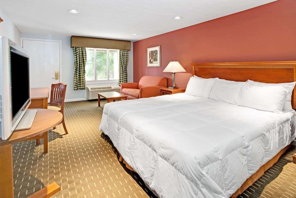 Knights Inn Indianapolis photo 13