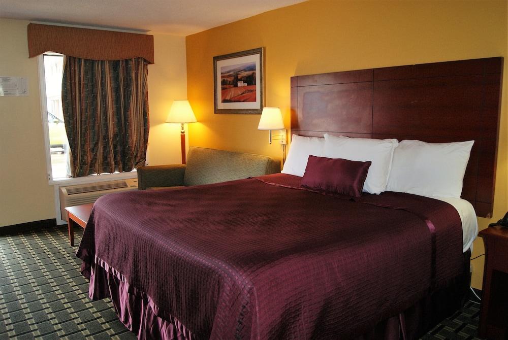 Red Carpet Inn photo 16