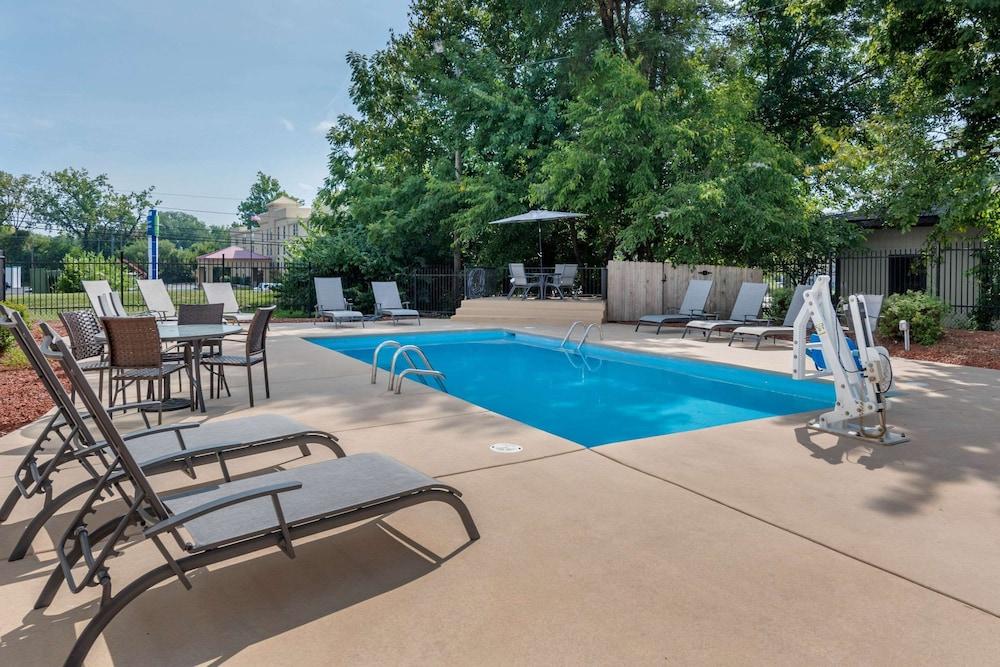 Comfort Inn Indianapolis South photo 24
