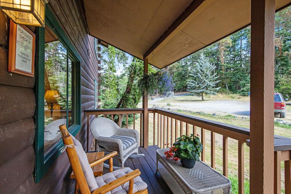 Deer Harbor Inn photo 49