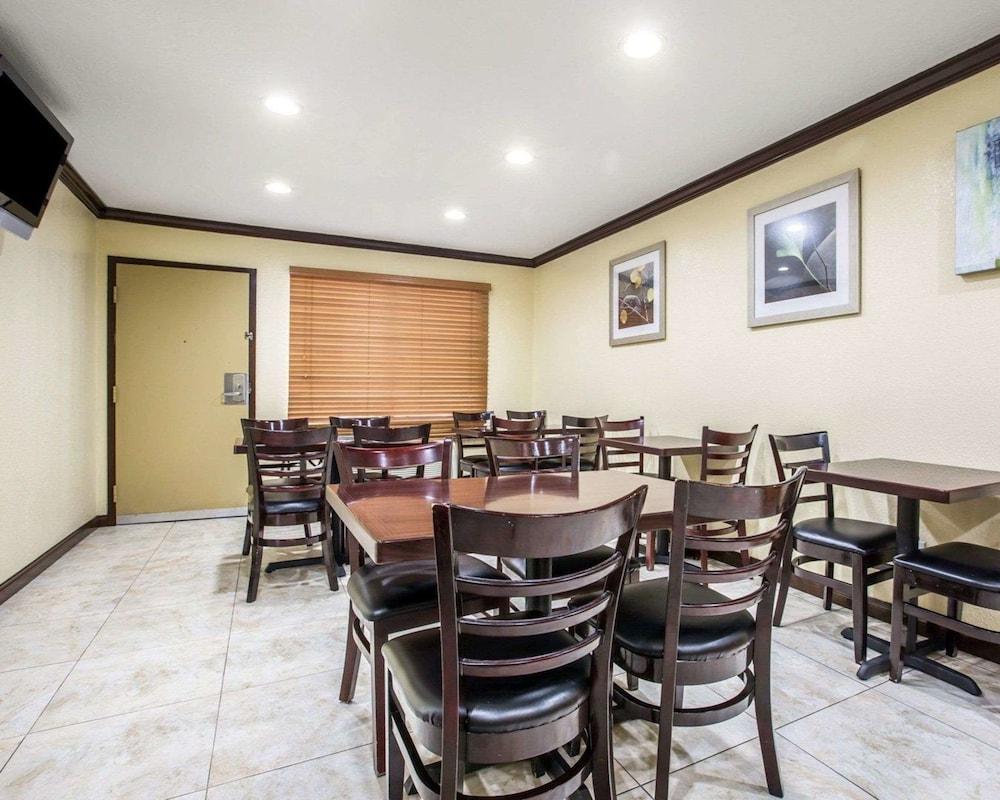 Quality Inn San Diego I-5 Naval Base photo 43