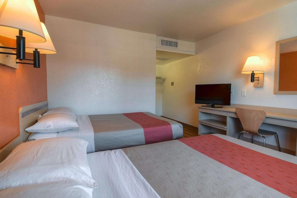 Motel 6 Riverside West - Jurupa Valley photo 19