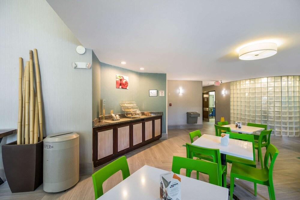 Quality Inn near MCAS Cherry Point photo 20