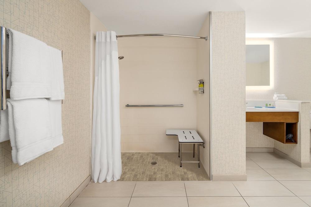 Holiday Inn Express Ft. Lauderdale Cruise-Airport by IHG photo 6