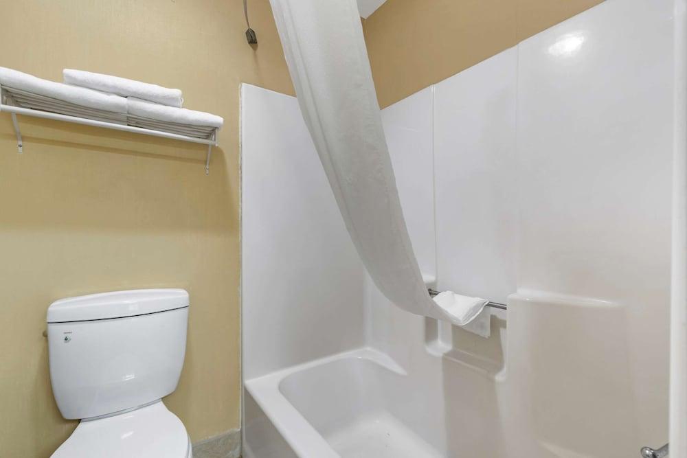 Econo Lodge Junction photo 20