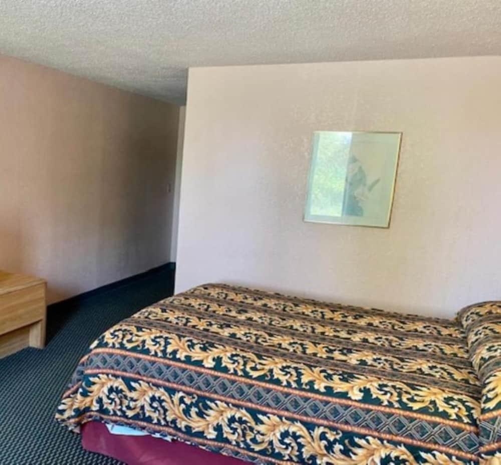 Red Carpet Inn & Suites Lima photo 12