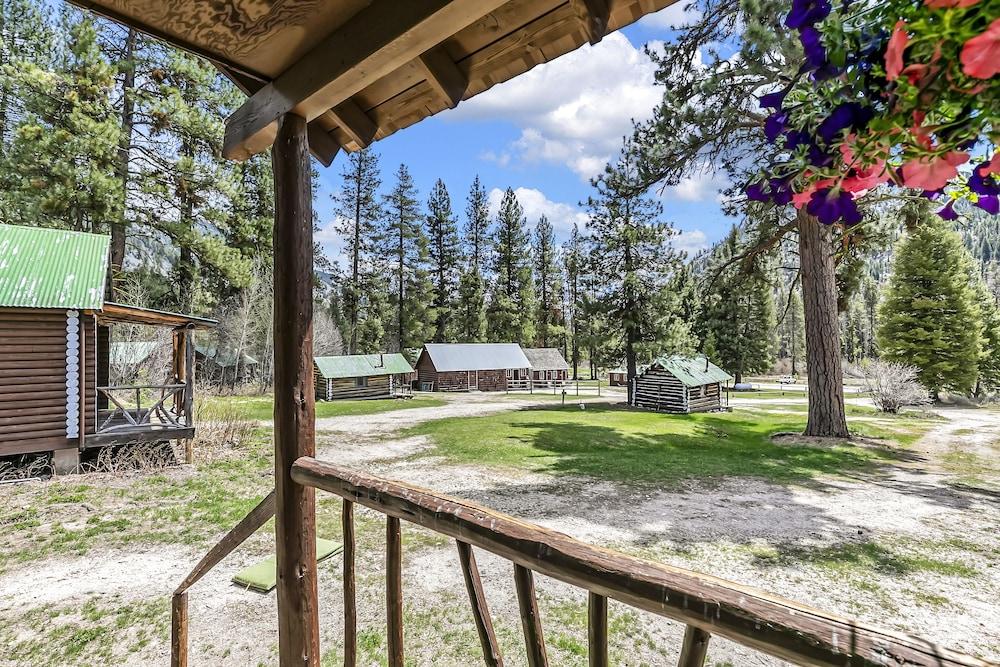 Sawtooth Lodge photo 28