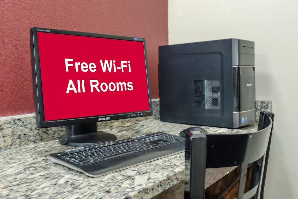 Red Roof Inn Houston - Brookhollow photo 15