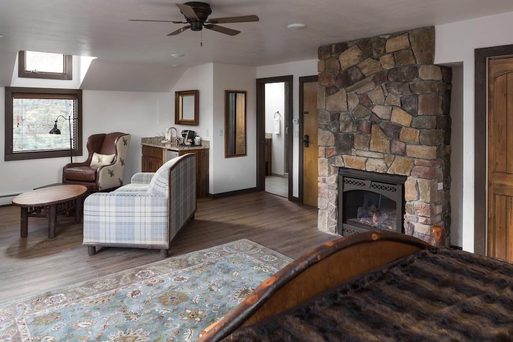 The Landing at Estes Park - Riverside Retreat photo 15