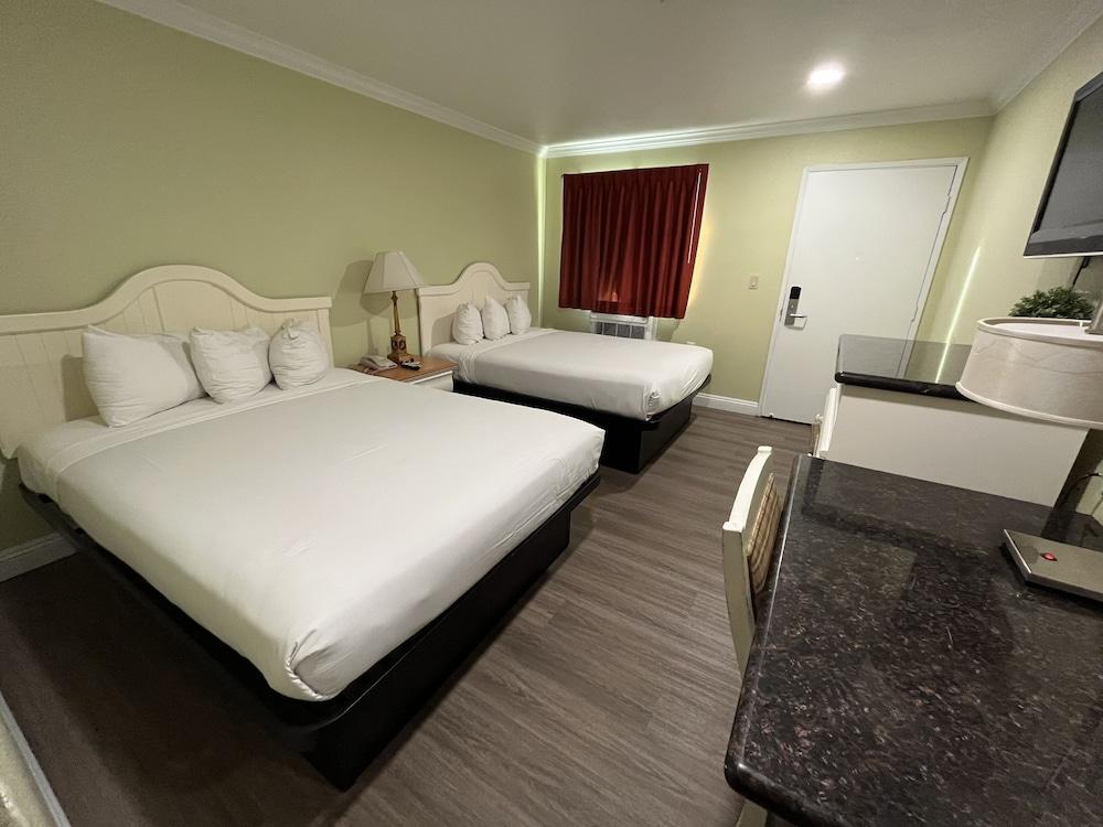 American Inn Grover Beach photo 11