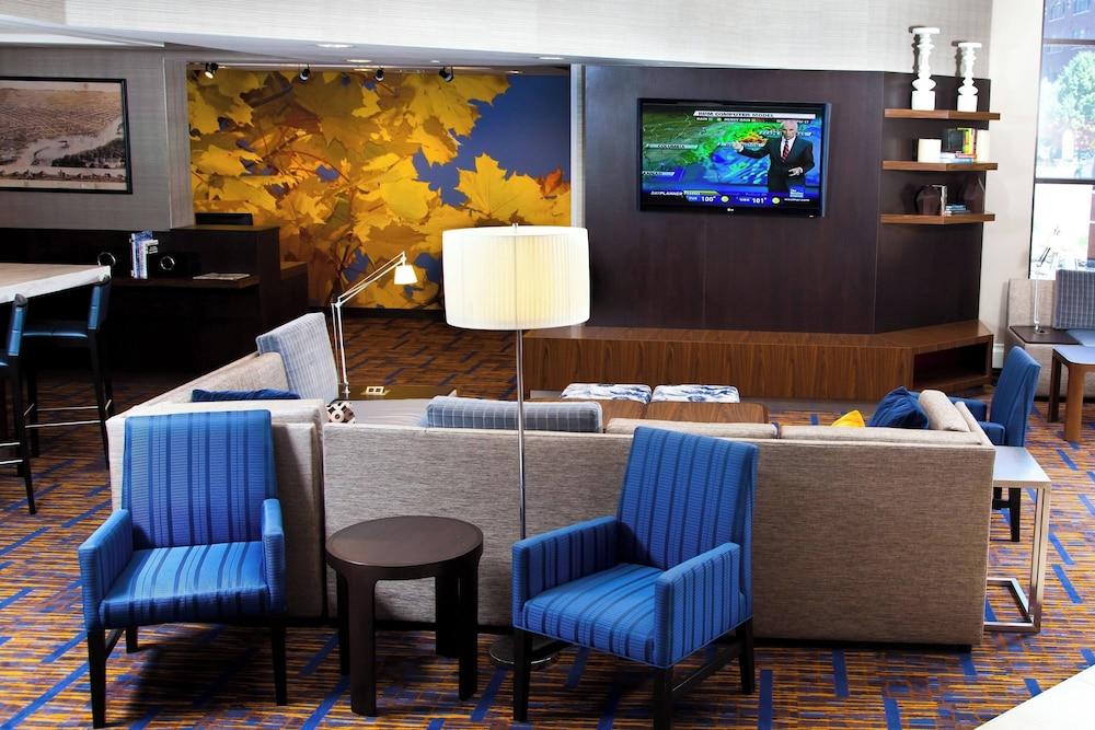 Courtyard by Marriott La Crosse photo 55