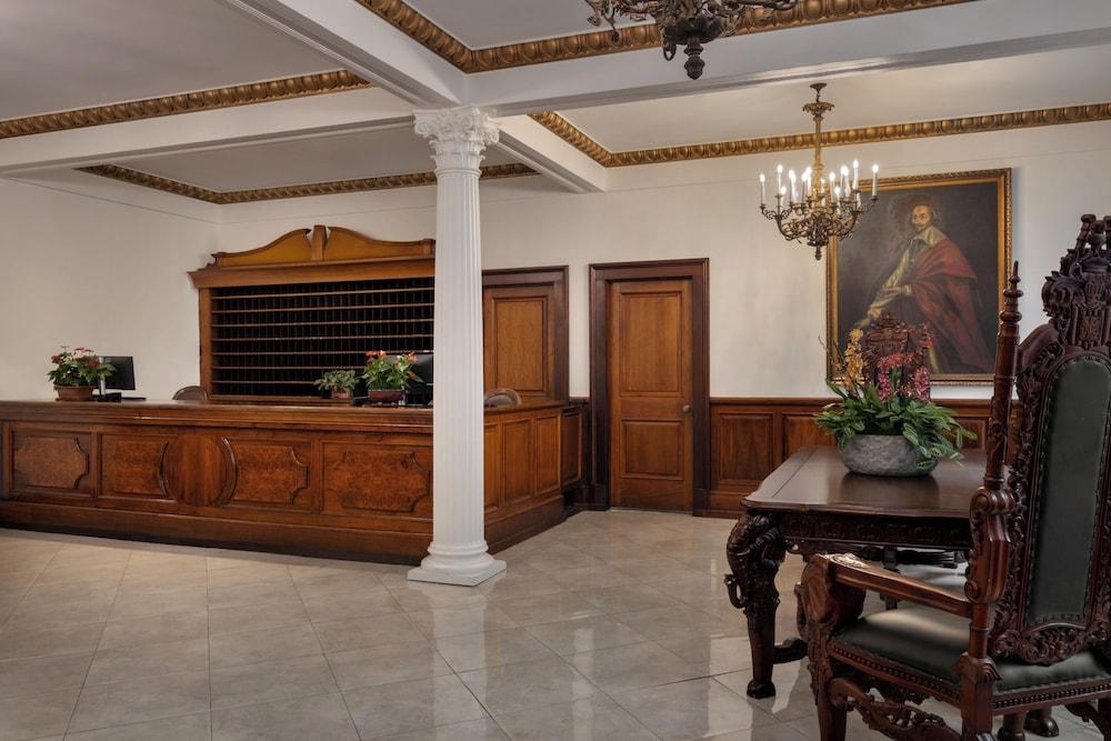 Le Richelieu Hotel photo 2