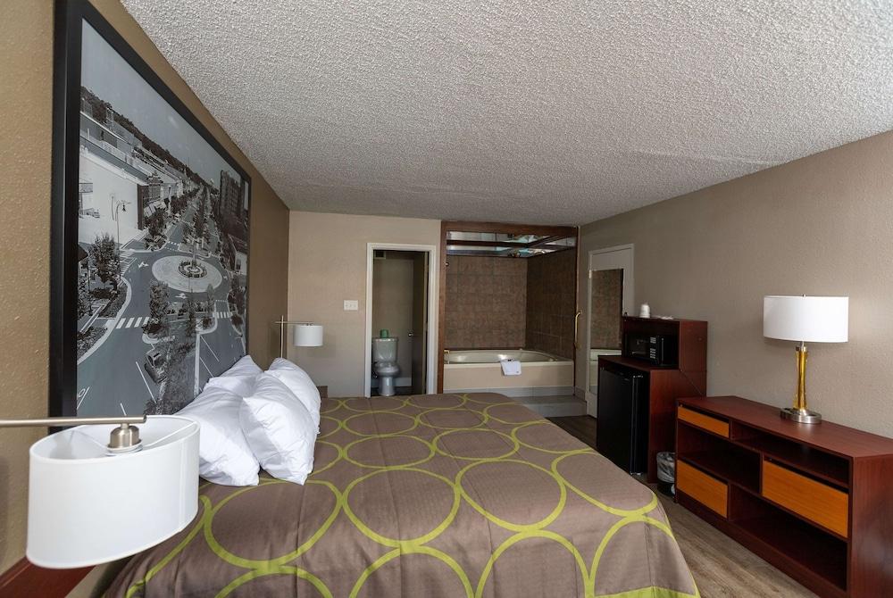 Super 8 by Wyndham Goldsboro photo 6