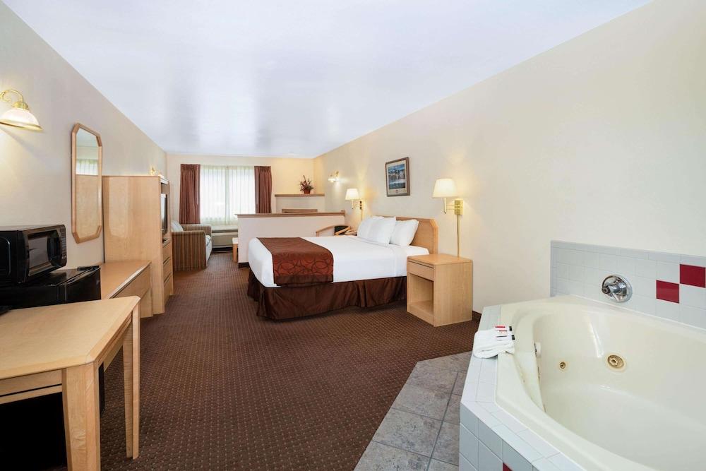 Inn at Lander, Travelodge by Wyndham photo 27