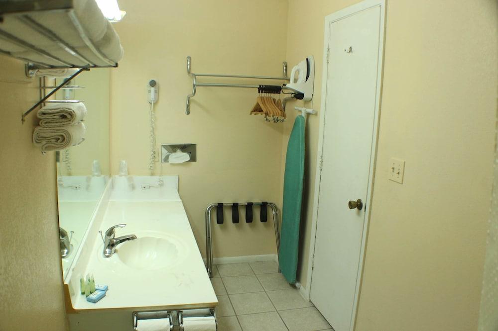 American Inn Motel photo 25