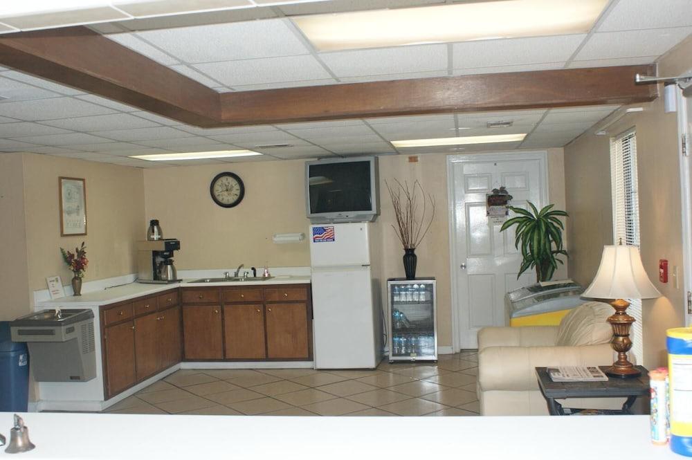 Patriot Inn - Register photo 4