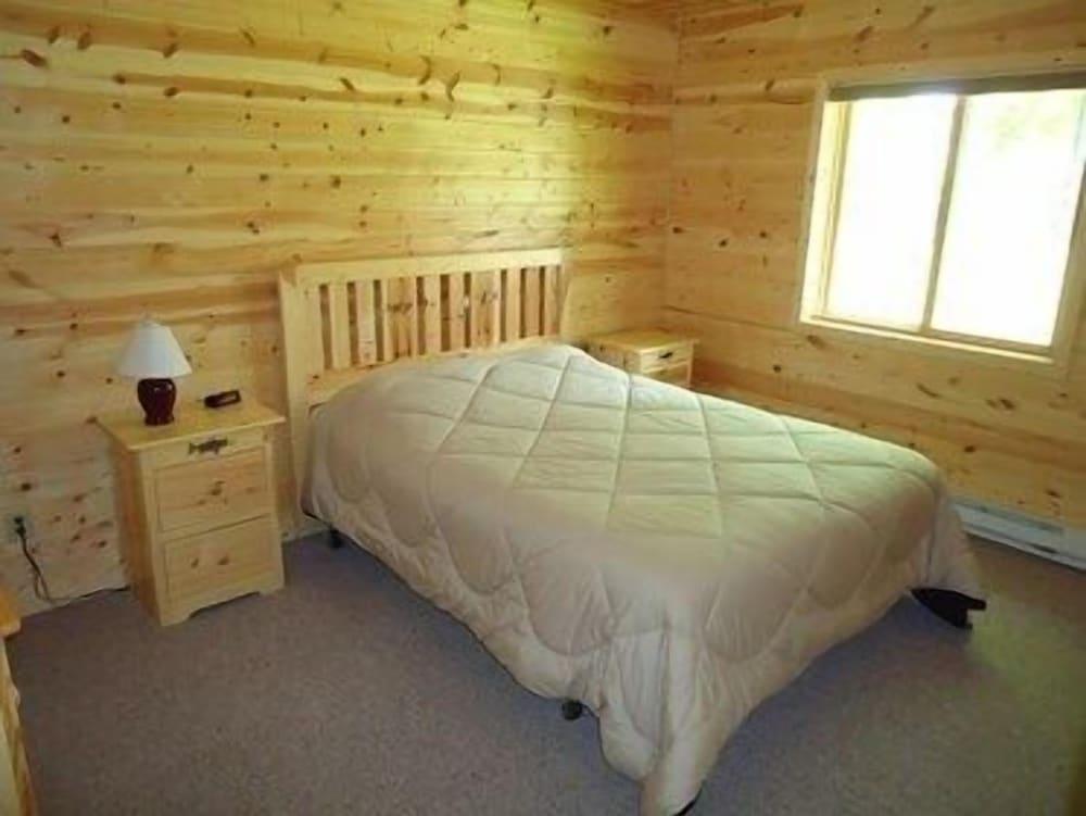 Red Door Resort & Motel photo 20