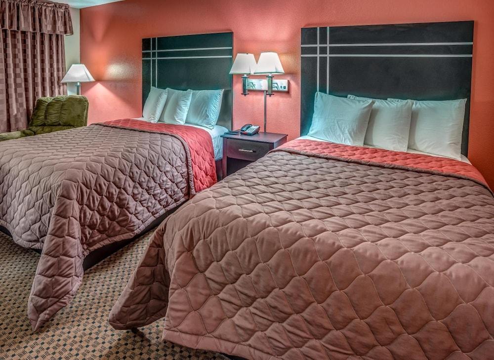 Prime Rate Inn photo 14