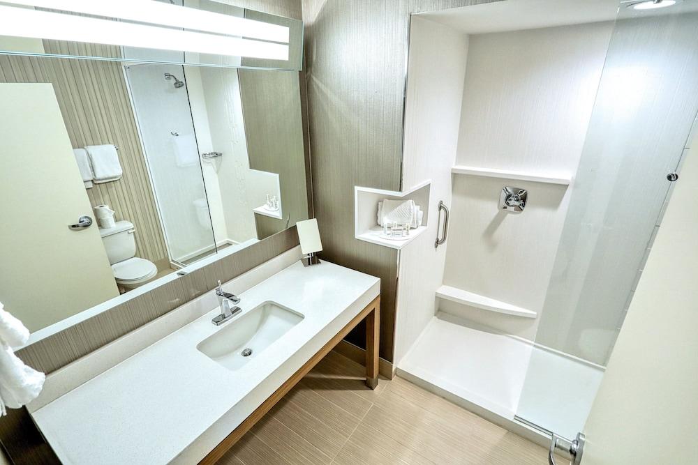 Courtyard by Marriott North Brunswick photo 19