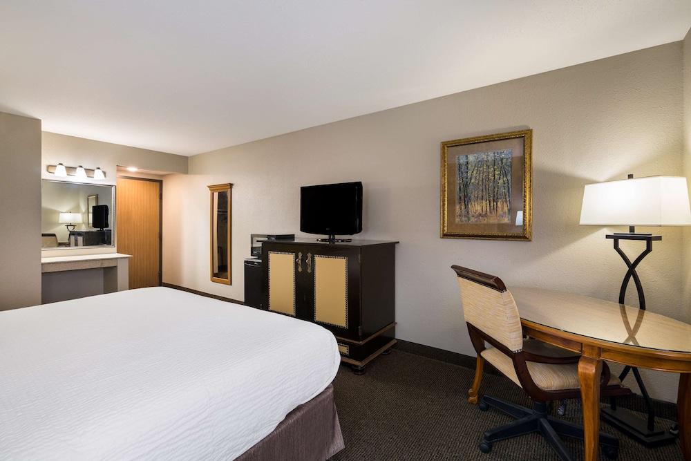 Revel Hotel Minot, SureStay Collection by Best Western photo 32