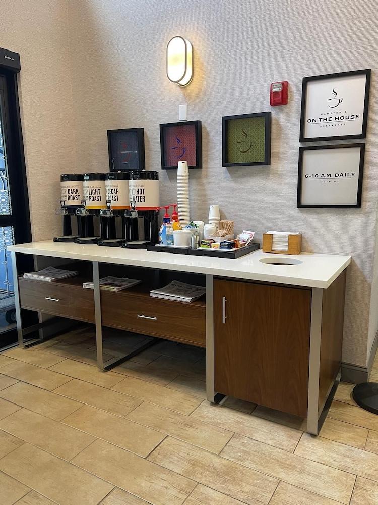 Hampton Inn Brattleboro photo 15