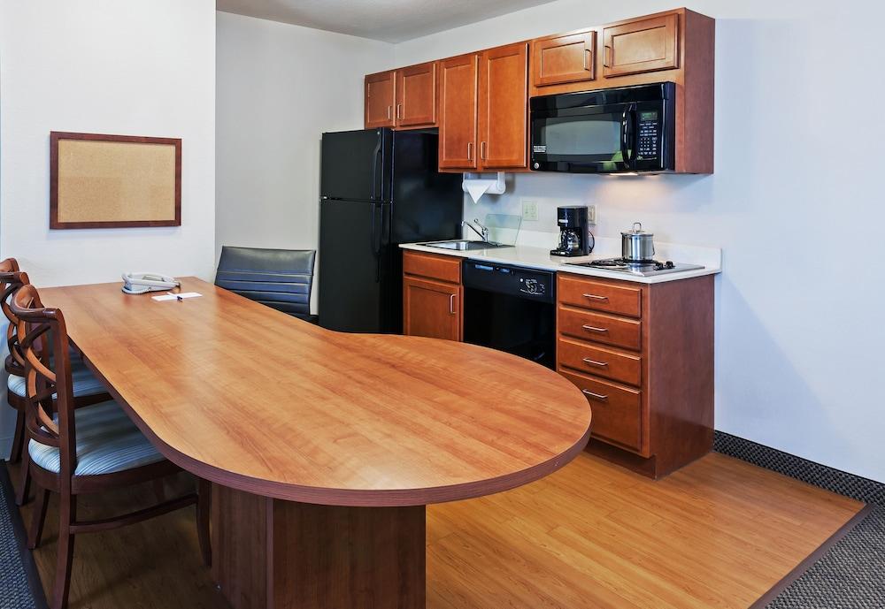 Candlewood Suites Owasso by IHG photo 5