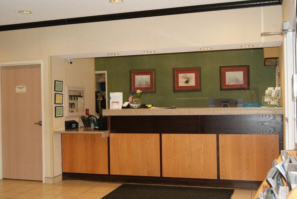 Baymont by Wyndham Coon Rapids photo 22