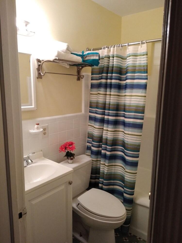 Swashbuckler Motel photo 29