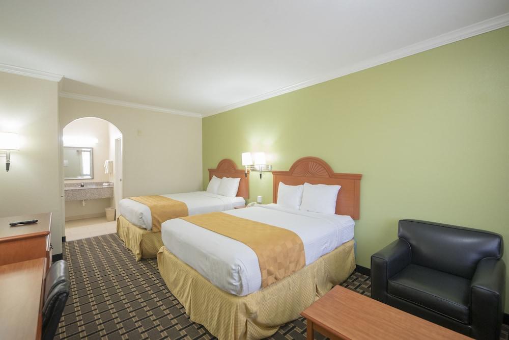 Motel 6 Tyler, TX photo 32