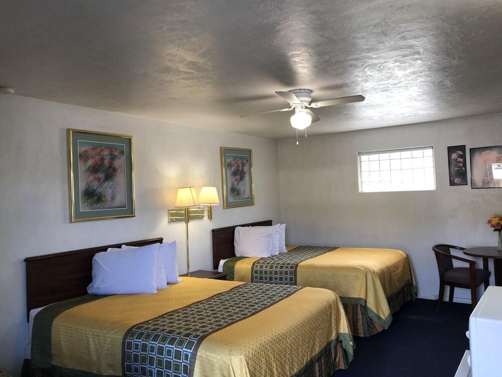 Best Budget Inn photo 19
