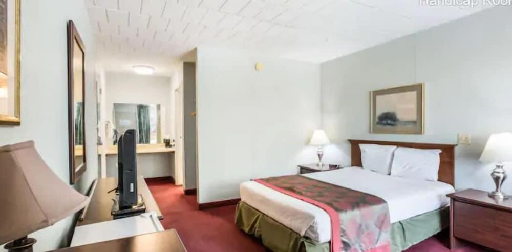 Red Carpet Inn Hazleton photo 10