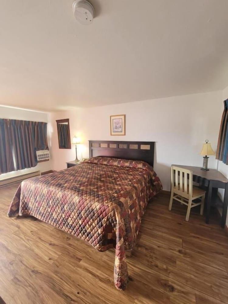 Daniel's Motel photo 23