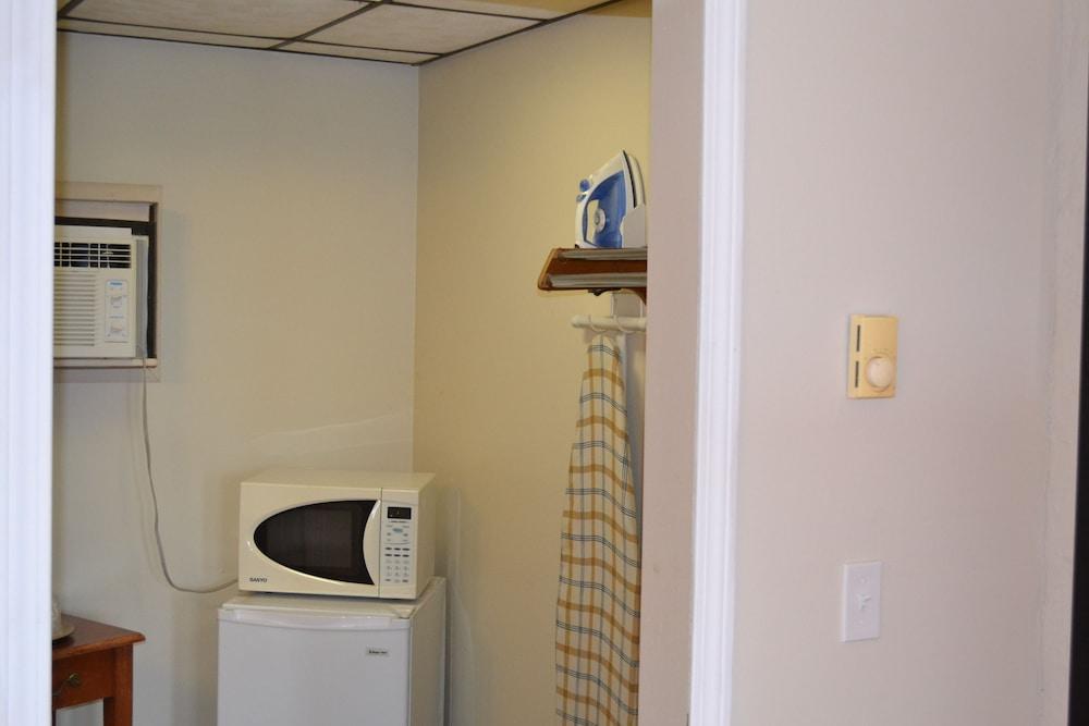Henniker Motel photo 13